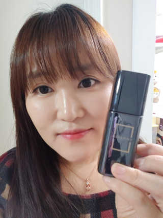 지베르니 고밀착 시그니처 파운데이션 — 5점을 준 리뷰어가 2019년 3월 올린 사용 사진