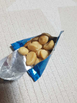 마우나로아 드라이 씨솔트 마카다미아 캔 127G — 5점을 준 리뷰어가 2019년 8월 올린 사용 사진