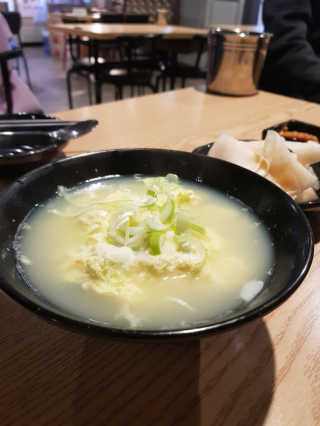 [하영족발과보쌈 강서구청점] 족발中 2인세트 — 4.5점을 준 리뷰어가 2019년 3월 올린 사용 사진