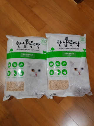 [펫토리아] BEST 고양이두부모래 6L 한삽뚝딱 — 4.5점을 준 리뷰어가 2019년 2월 올린 사용 사진