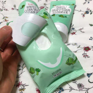 프레티 퍼펙트 클린 클렌징워터+폼클렌져+클렌징티슈 3종 Set — 4.5점을 준 리뷰어가 2019년 4월 올린 사용 사진