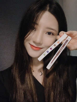 우드버리 1.5mm 스키니 젤 아이라이너 — 5점을 준 리뷰어가 2019년 5월 올린 사용 사진