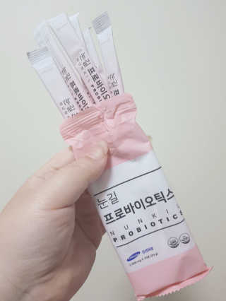 눈길 프로바이오틱스 눈길 콜라겐 프로바이오틱스 — 5점을 준 리뷰어가 2019년 11월 올린 사용 사진