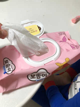 보솜이 아기물티슈 베이비케어 푸에디션 캡 74매 10입 — 5점을 준 리뷰어가 2019년 4월 올린 사용 사진