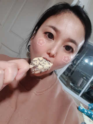 매그넘 화이트 초콜릿 앤 쿠키 싱글 — 5점을 준 리뷰어가 2020년 2월 올린 사용 사진