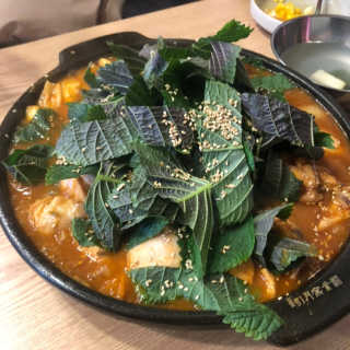 [대성이네_신촌] 깻잎큰닭찜 한마리+사리 中 택2 set — 3.5점을 준 리뷰어가 2019년 2월 올린 사용 사진
