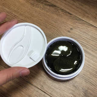 푸츄푸츄 Real repair skin cell premium patch — 4.33점을 준 리뷰어가 2018년 10월 올린 사용 사진
