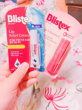 블리스텍스 립 릴리프 크림 립밤, 립 바이브런스 립밤 — 5점을 준 리뷰어가 2018년 11월 올린 사용 사진