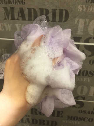 어파티 더마실드 바디워시 코튼블러썸 300ml — 5점을 준 리뷰어가 2018년 5월 올린 사용 사진