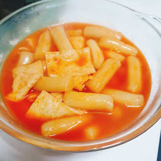 홍대미미네국물떡볶이 [홍대미미네]오리지널 국물 떡볶이4팩 + 라면사리 — 4점을 준 리뷰어가 2019년 4월 올린 사용 사진