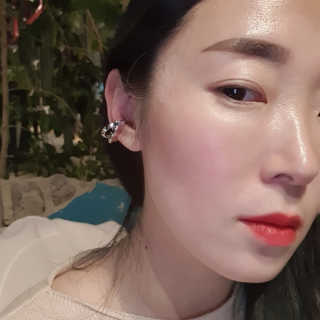 키픔 ETERNAL earcuff_이터널 이어커프 — 5점을 준 리뷰어가 2020년 2월 올린 사용 사진