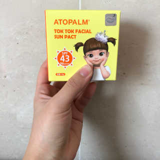 아토팜 톡톡 페이셜 선팩트 SPF43 PA+++ — 4.83점을 준 리뷰어가 2018년 3월 올린 사용 사진