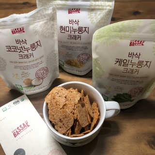 BASSAK 바삭 유기농 현미 누룽지 크래커 3종 — 3점을 준 리뷰어가 2019년 10월 올린 사용 사진