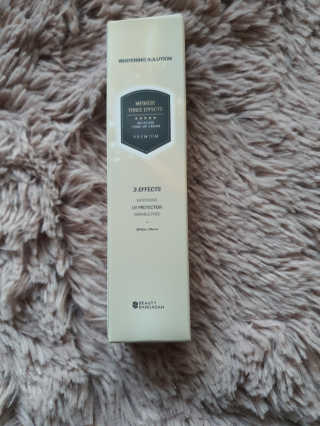 메이메리 쓰리이펙츠 모이스처 톤업크림 50ml — 3.5점을 준 리뷰어가 2019년 10월 올린 사용 사진