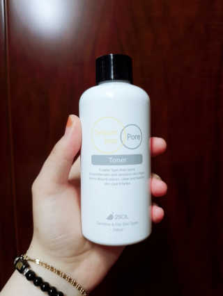 이솔화장품 이솔 세범 리스 포어 토너 200ml — 4점을 준 리뷰어가 2018년 8월 올린 사용 사진