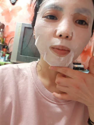 메가더마톨로지 메가닥터브라이트닝 W10 10매 — 5점을 준 리뷰어가 2017년 12월 올린 사용 사진