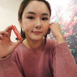 블리스텍스 립 릴리프 크림 립밤, 립 바이브런스 립밤 — 5점을 준 리뷰어가 2018년 11월 올린 사용 사진