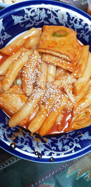 [홍코너떡볶이]옛날떡볶이 인기맛 4팩세트 — 5점을 준 리뷰어가 2019년 12월 올린 사용 사진