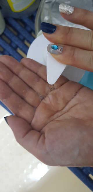 (주)에네스티 믹스베리 단백질 폭탄 샴푸 1000g — 4점을 준 리뷰어가 2019년 12월 올린 사용 사진
