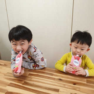 데르뜨 떠먹는 과일 3종, 짜먹는 과일 2종 총 10개 체험 — 5점을 준 리뷰어가 2020년 3월 올린 사용 사진