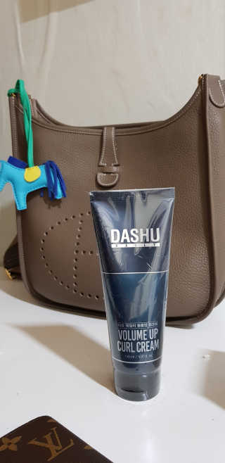 다슈코리아 다슈 데일리 볼륨 업 컬크림 150ml — 5점을 준 리뷰어가 2018년 10월 올린 사용 사진
