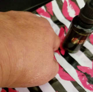 프렌 코우 리 폴리 (FranChouliPom Nourishing Facial Serum) — 5점을 준 리뷰어가 2018년 4월 올린 사용 사진