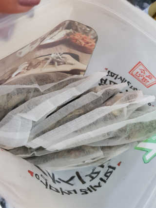 육수명인 엄마의 레시피 다시팩 1번 — 5점을 준 리뷰어가 2019년 4월 올린 사용 사진