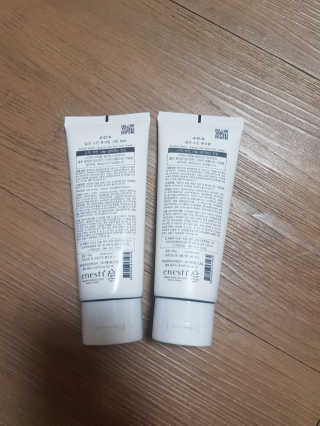 (주)에네스티 에네스티 수안수 실크스킨 풋크림 1+1 — 4점을 준 리뷰어가 2019년 9월 올린 사용 사진