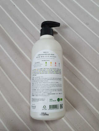 (주)에네스티 내추럴 촉촉  오트밀 바디워시 500ml — 5점을 준 리뷰어가 2019년 8월 올린 사용 사진