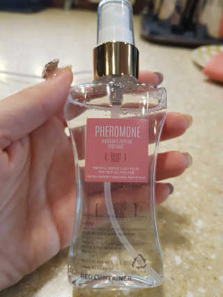 레드컨테이너 페로몬향 퍼퓸 바디미스트 80ml — 5점을 준 리뷰어가 2020년 1월 올린 사용 사진