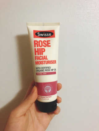 SWISSE 스위스 로즈힙 페이셜 모이스처라이저 로션 — 5점을 준 리뷰어가 2019년 12월 올린 사용 사진