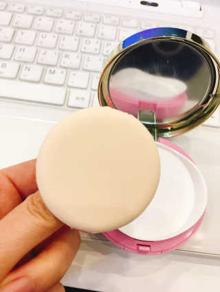 베어블랑 글램 핑크 앰플 쿠션 SPF35 PA+++ — 3.5점을 준 리뷰어가 2018년 3월 올린 사용 사진