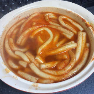 [홍코너떡볶이]옛날떡볶이 인기맛 4팩세트 — 3점을 준 리뷰어가 2019년 11월 올린 사용 사진