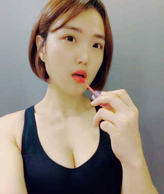 [블랙루즈] 에어 핏 벨벳 틴트 시즌2 中 택1+랜덤1 — 5점을 준 리뷰어가 2018년 10월 올린 사용 사진