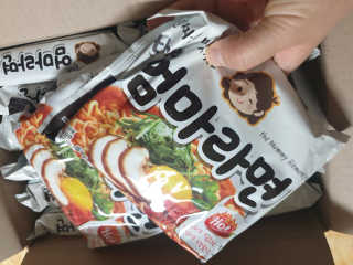 라면 그대로가 제일 맛있는 더엄마라면 — 5점을 준 리뷰어가 2019년 7월 올린 사용 사진