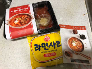 땡땡쿡 더실비김치찌개 2인분 710g 라면사리 포함 — 5점을 준 리뷰어가 2020년 2월 올린 사용 사진