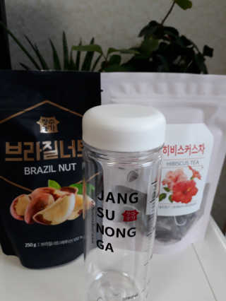 장수농가 브라질너트, 히비스커스 — 5점을 준 리뷰어가 2018년 8월 올린 사용 사진