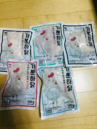 농업회사법인미래원 가뿐하닭 수비드 5종 SET — 3.67점을 준 리뷰어가 2018년 6월 올린 사용 사진