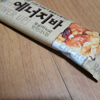 견과가 똘똘 뭉쳐들어간 넛츠몬 에너지바 1BOX 6개입 — 5점을 준 리뷰어가 2018년 2월 올린 사용 사진