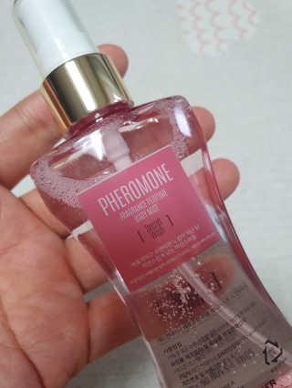 레드컨테이너 페로몬향 퍼퓸 바디미스트 80ml — 5점을 준 리뷰어가 2020년 2월 올린 사용 사진