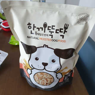 [펫토리아] 맛도 영양도 BEST 한끼뚝딱 강아지 사료 — 5점을 준 리뷰어가 2019년 4월 올린 사용 사진
