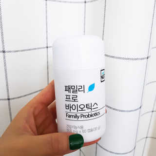 네츄럴굿띵스 패밀리 프로바이오틱스 60캡슐 — 4.5점을 준 리뷰어가 2018년 9월 올린 사용 사진