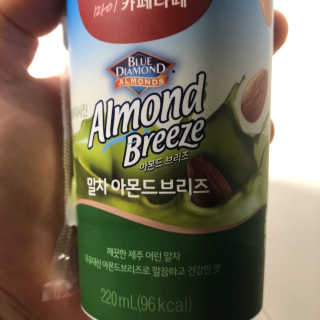 마이카페라떼 말차 아몬드브리즈 7개입 — 4점을 준 리뷰어가 2019년 11월 올린 사용 사진