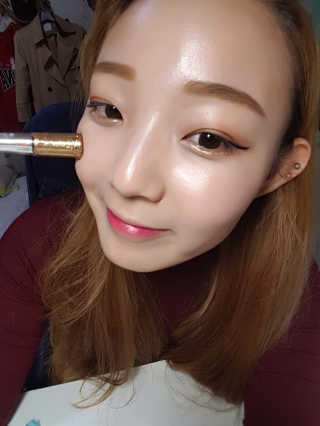 딜라잇18 홀리몰리 글리터라이너 — 3점을 준 리뷰어가 2016년 10월 올린 사용 사진