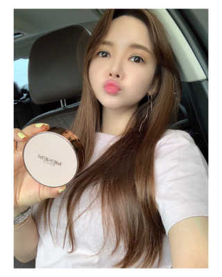 미넴보떼 [조여정쿠션] 아쿠아 GG모이스쳐 쿠션 23호 — 5점을 준 리뷰어가 2019년 7월 올린 사용 사진