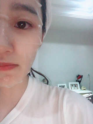 클리앳 콜라겐 액티브 마스크 10매 — 3.5점을 준 리뷰어가 2019년 7월 올린 사용 사진