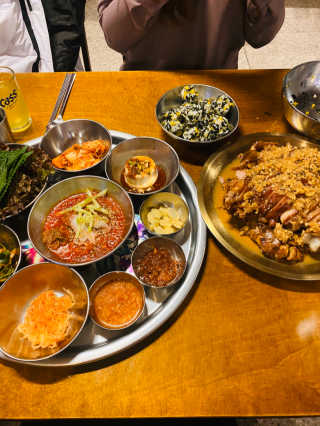 [동네맛집족발] 4개 족발 중 택1 — 5점을 준 리뷰어가 2019년 12월 올린 사용 사진