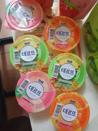 데르뜨 떠먹는 과일 3종, 짜먹는 과일 2종 총 10개 체험 — 4.5점을 준 리뷰어가 2020년 3월 올린 사용 사진
