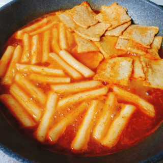 잠실맛집,홍코너떡볶이가우리집에[옛날맛,짜장맛옵션] — 5점을 준 리뷰어가 2019년 11월 올린 사용 사진