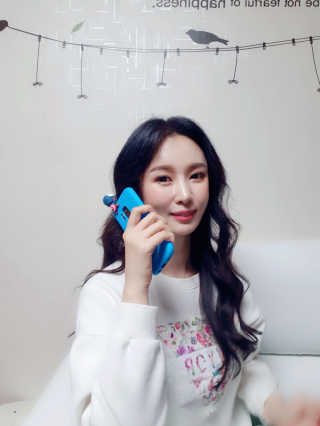 하이키키 마블 피규어 컬러젤리 케이스 — 5점을 준 리뷰어가 2019년 5월 올린 사용 사진
